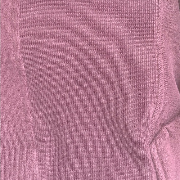 Lululemon Pullover 1/4 Zip - Picture 6 of 8